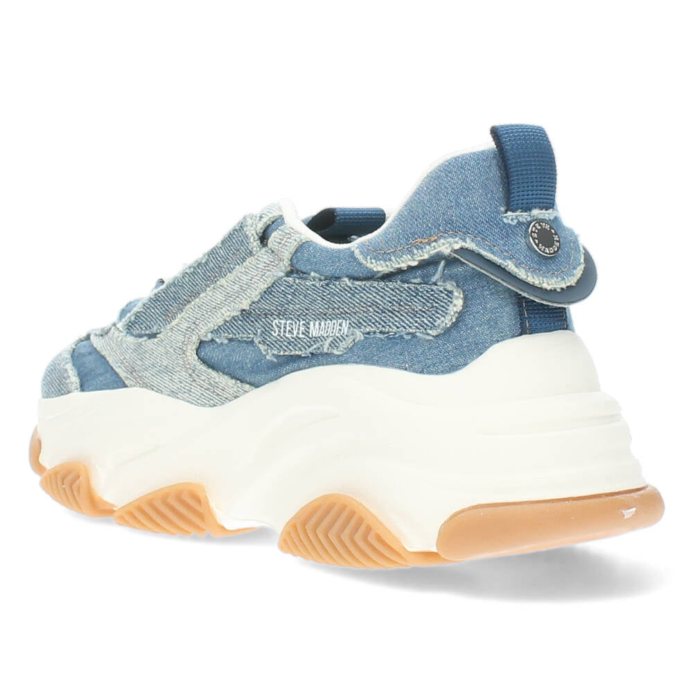 Jeansblauwe sneakers