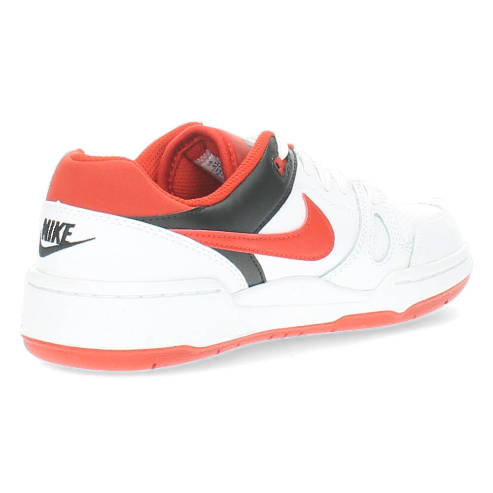Witte sneakers