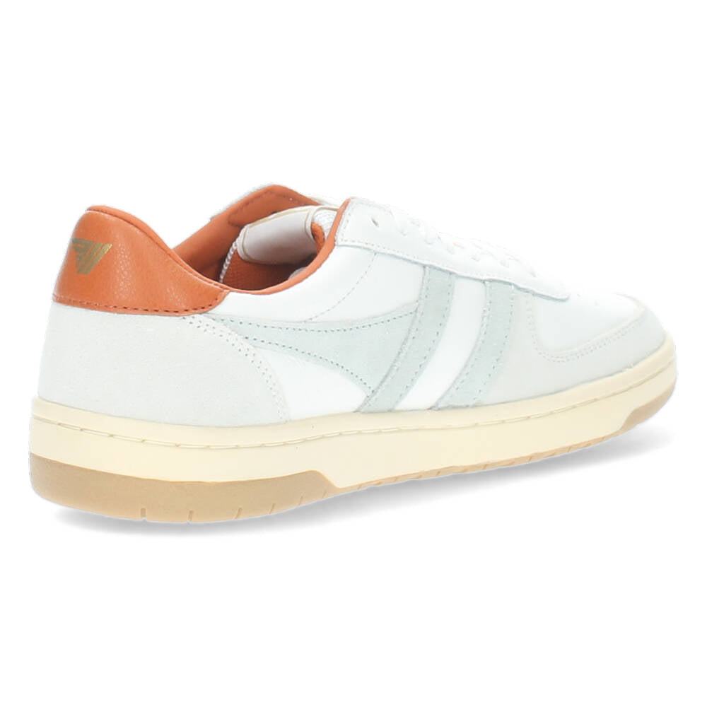 Witte sneakers