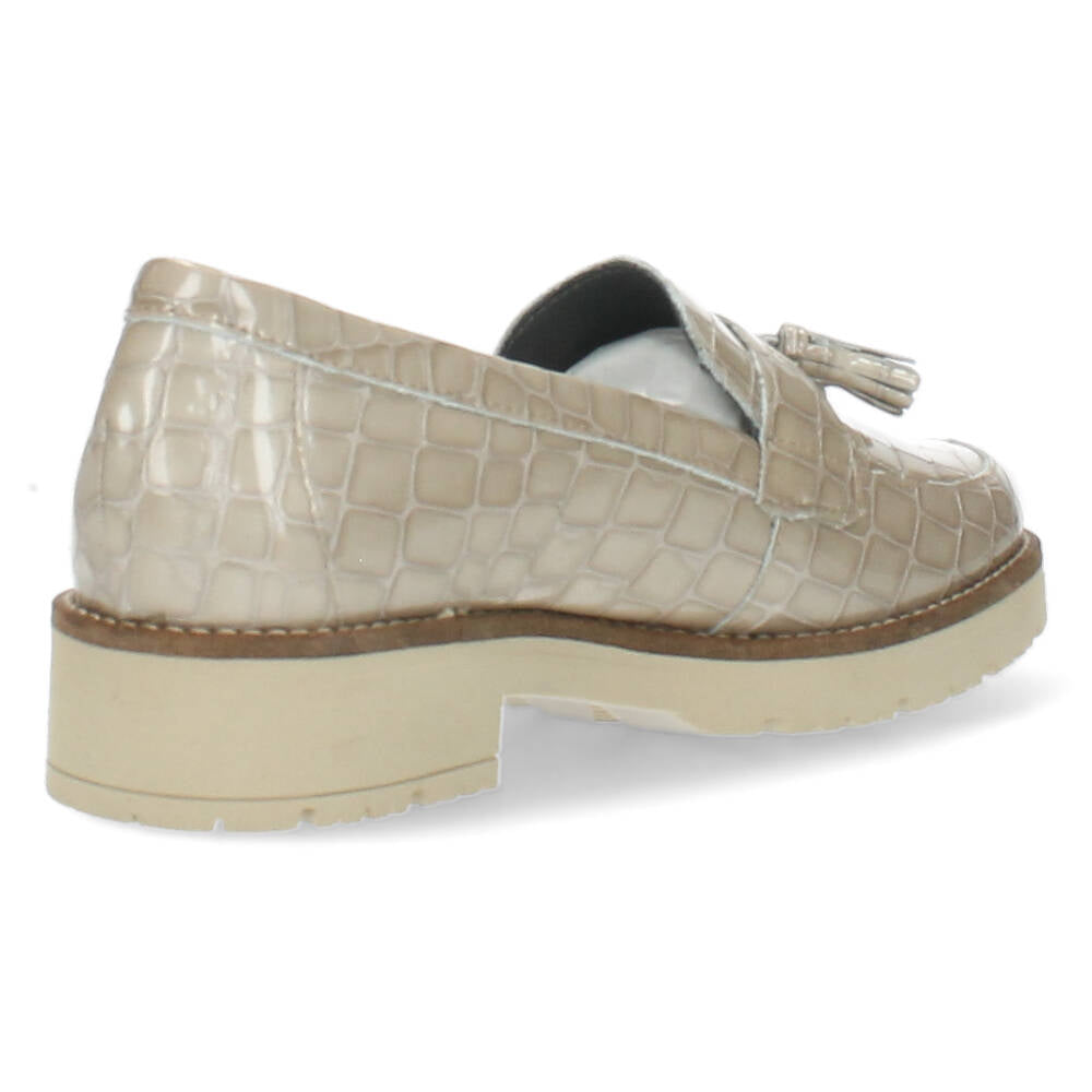 Beige mocassins