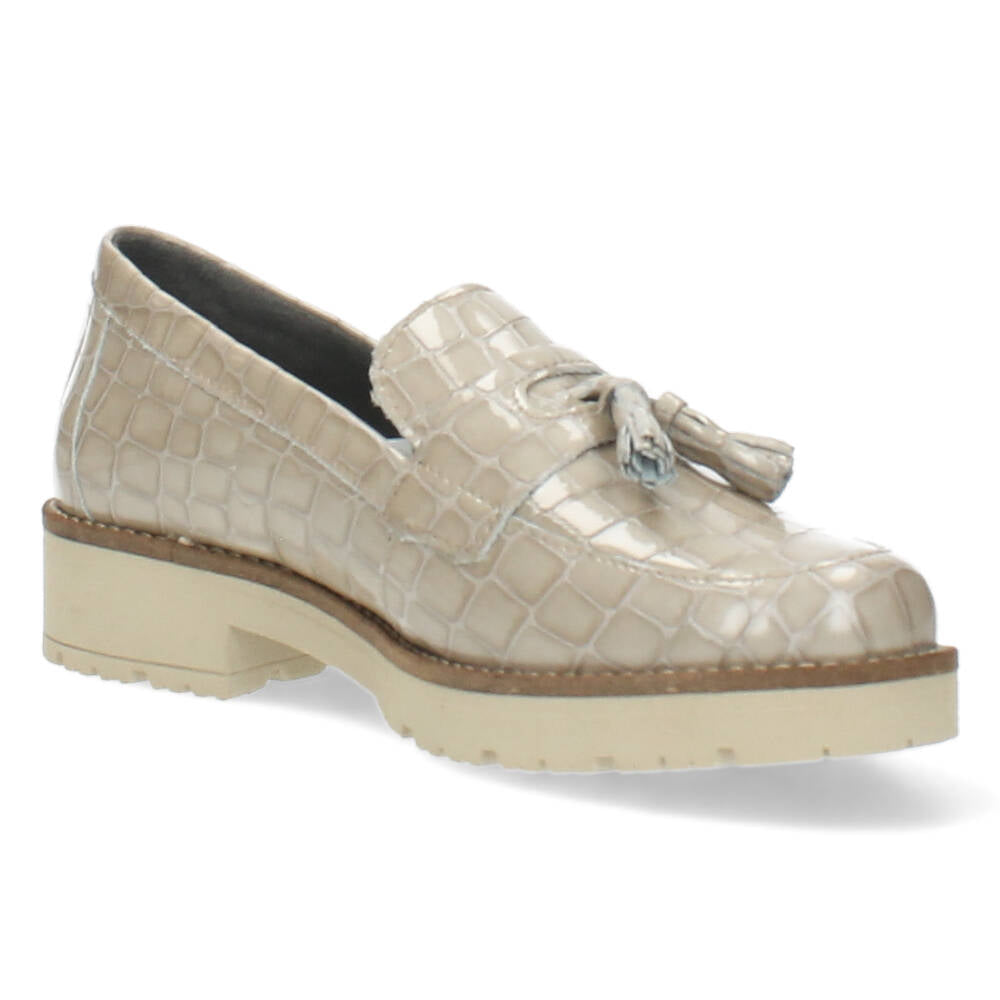 Beige mocassins