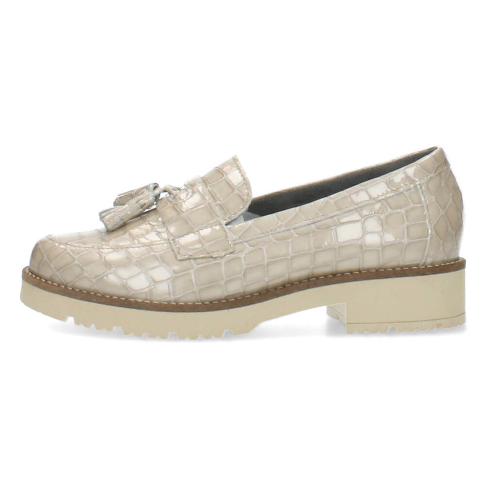 Beige mocassins