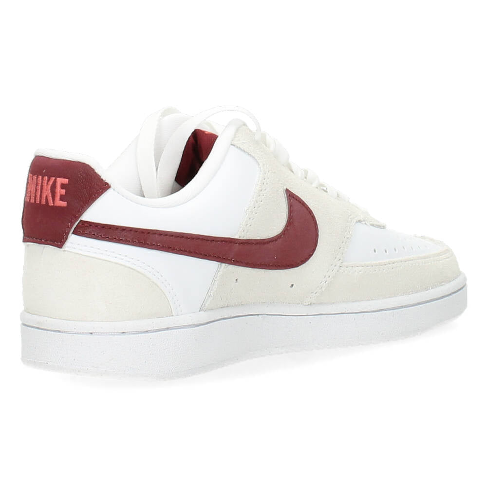 Witte sneakers