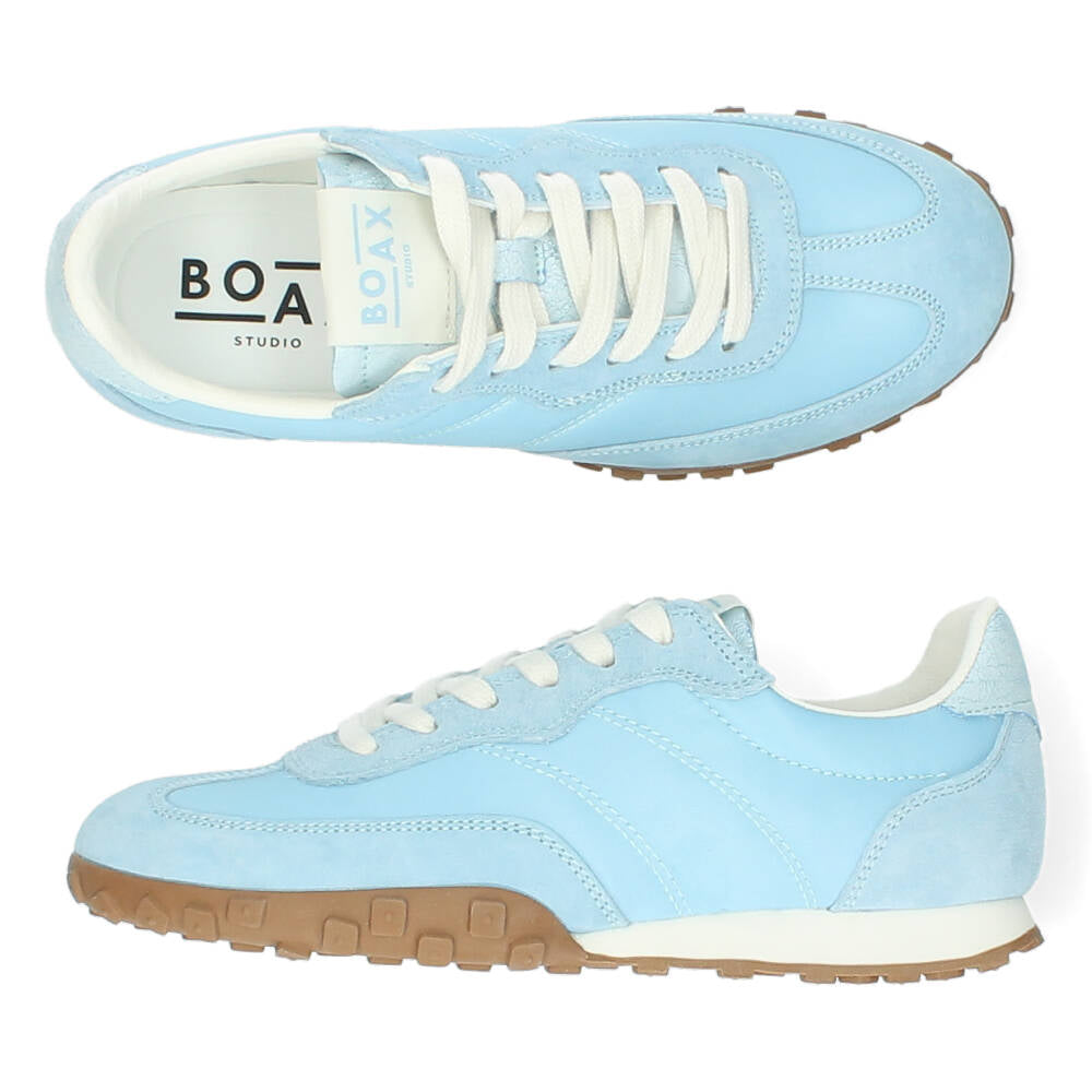 Lichtblauwe sneakers