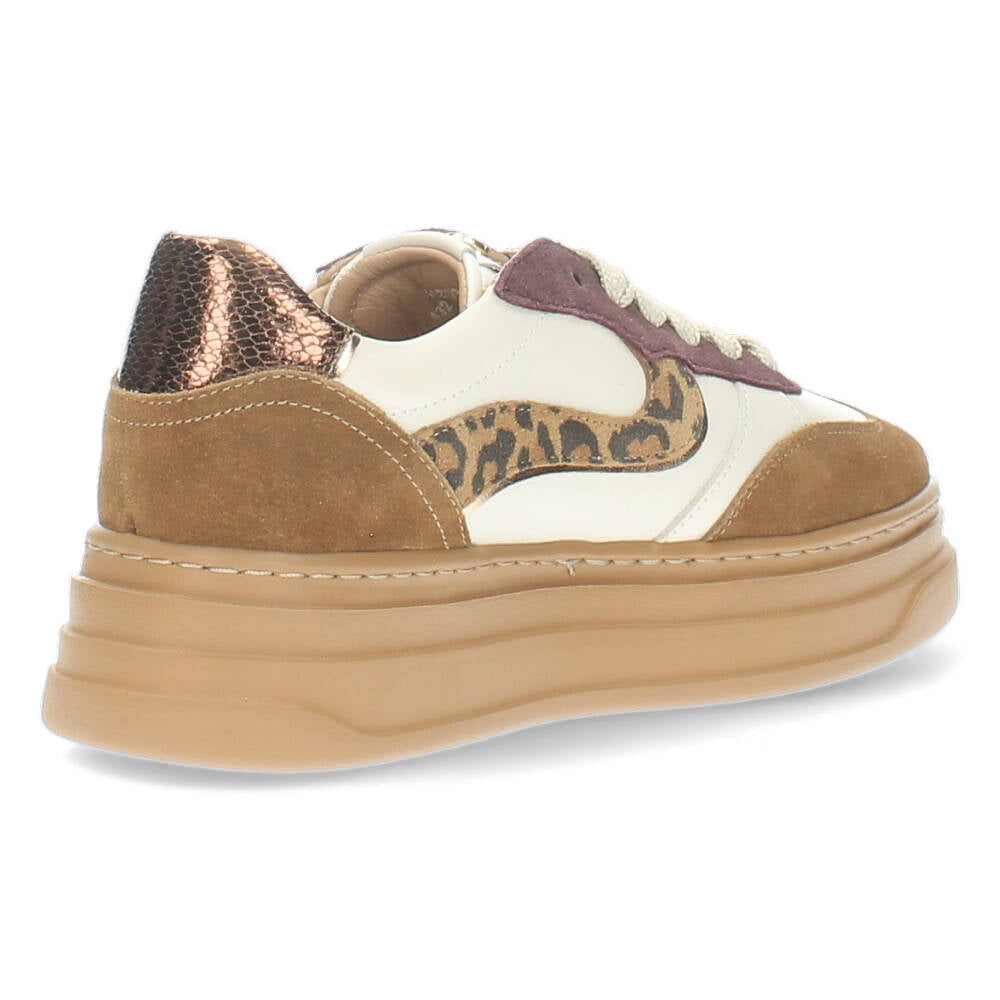 Cognac sneakers