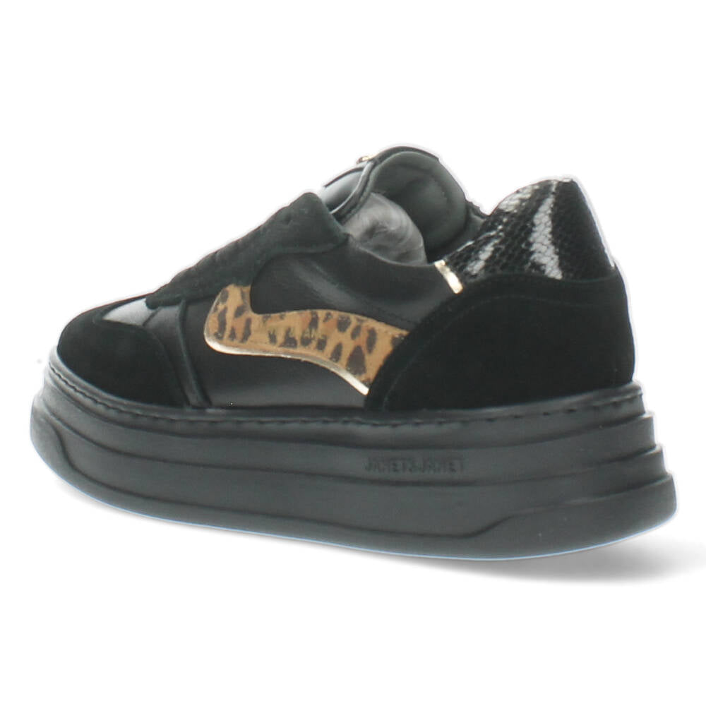 Zwarte sneakers