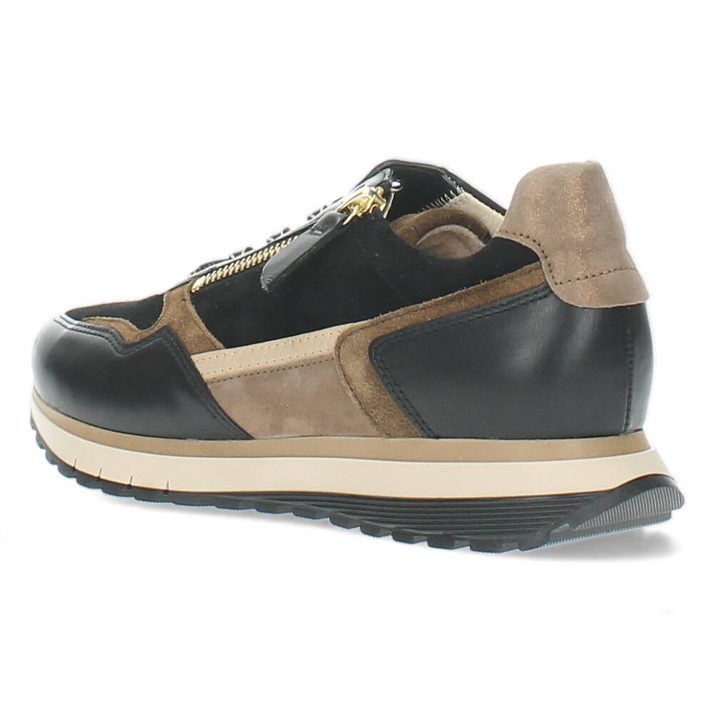 Zwarte sneakers