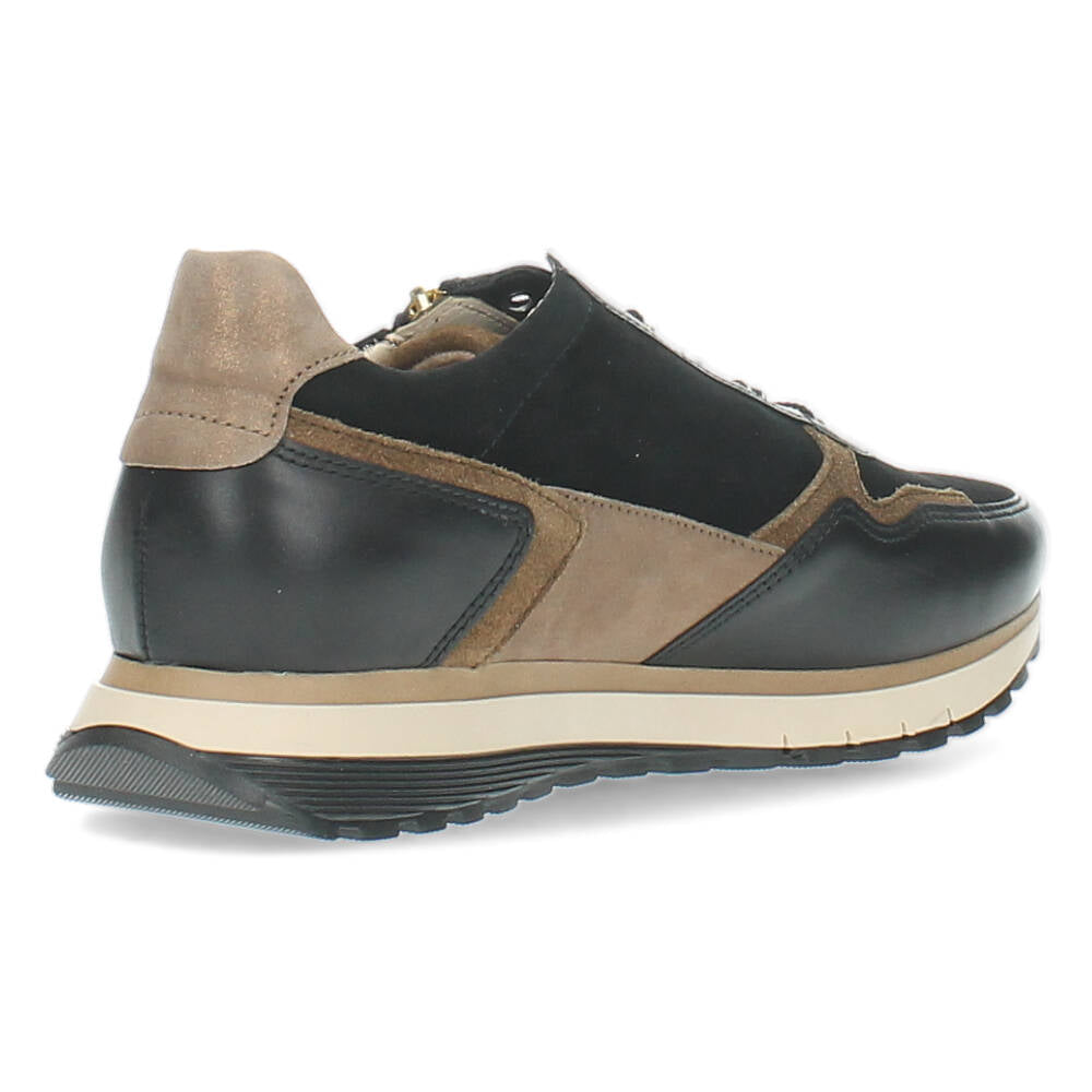 Zwarte sneakers