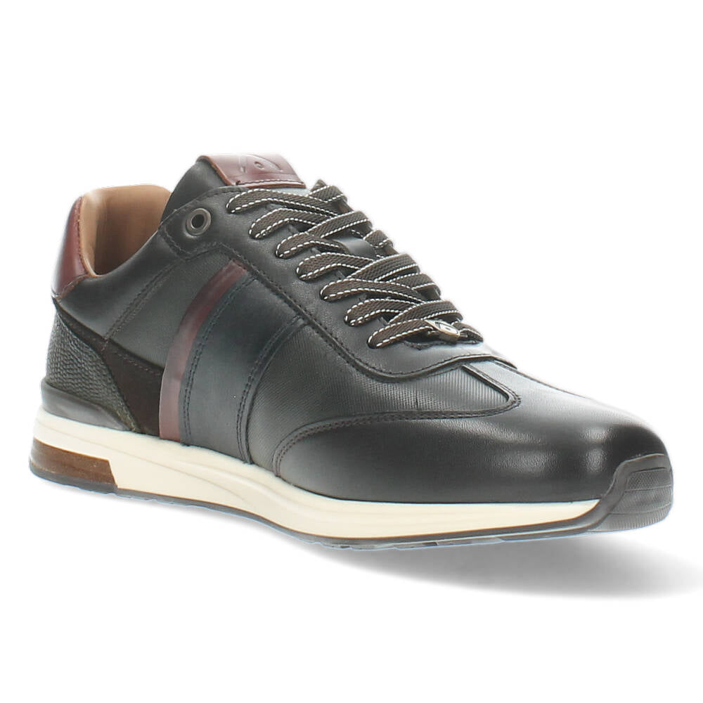 Donkerbruine sneaker