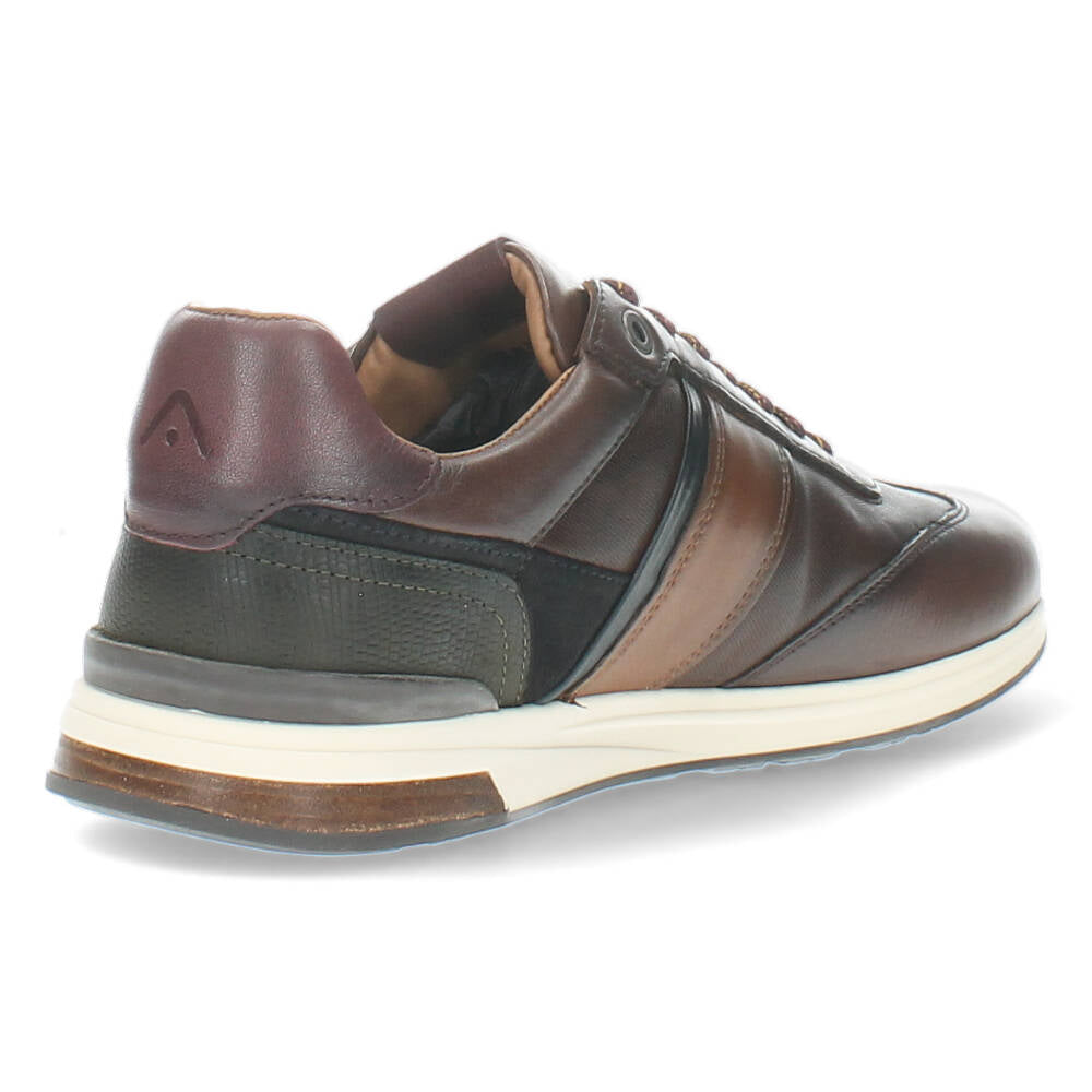 Bruine sneakers