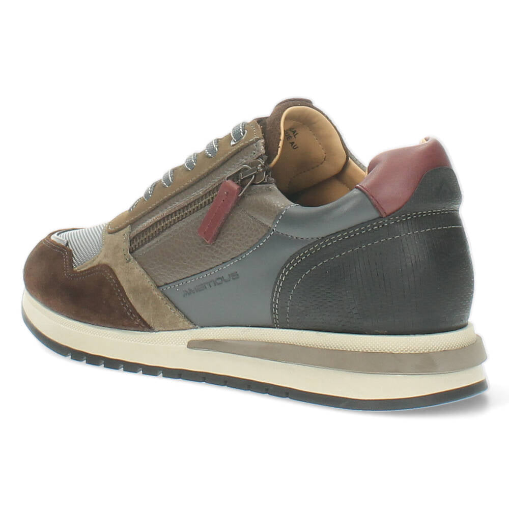 Bruine sneakers