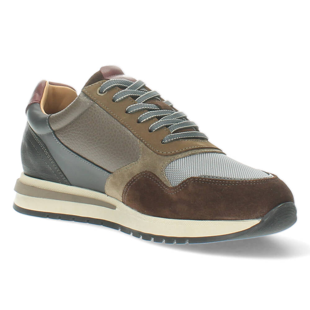 Bruine sneakers