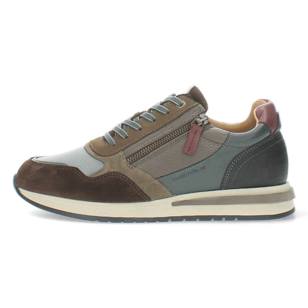 Bruine sneakers