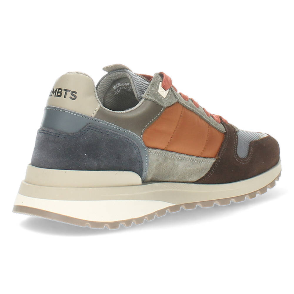 Bruine sneakers