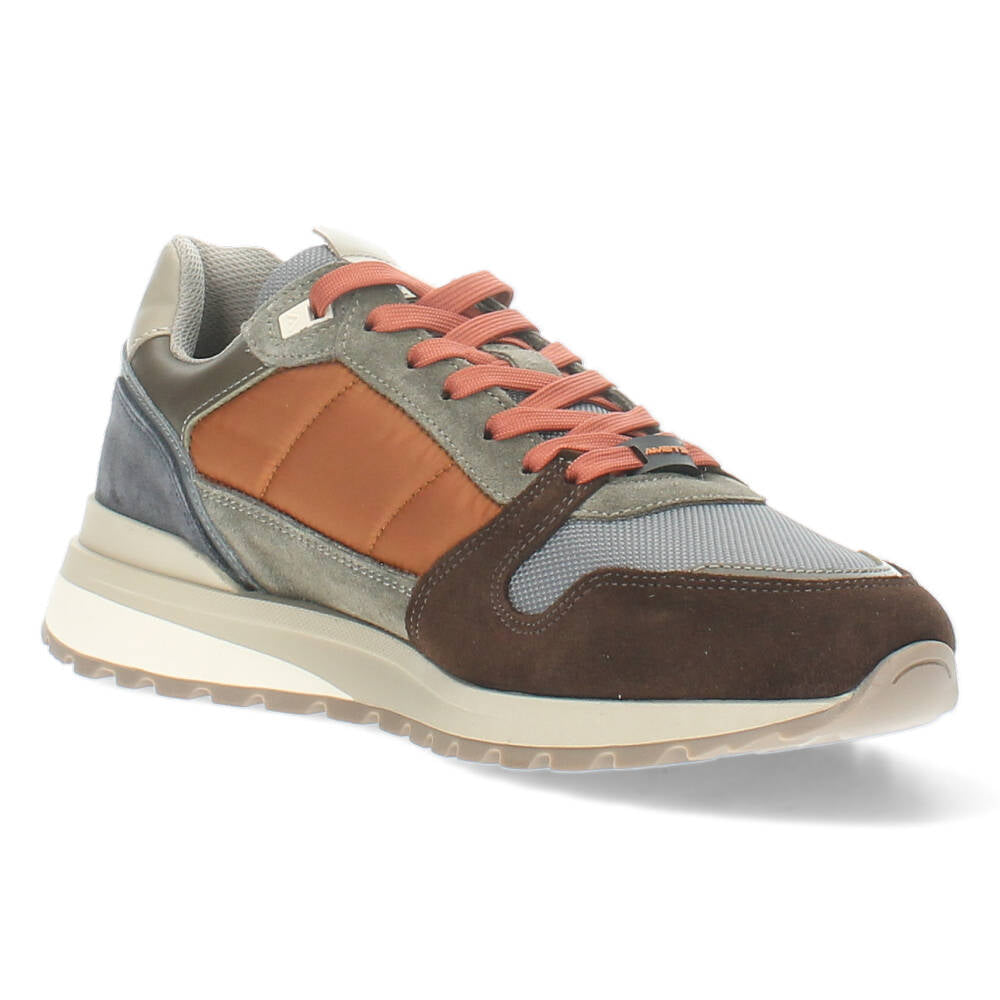Bruine sneakers