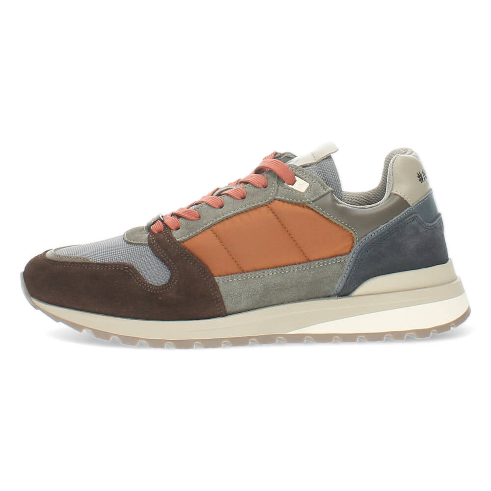 Bruine sneakers