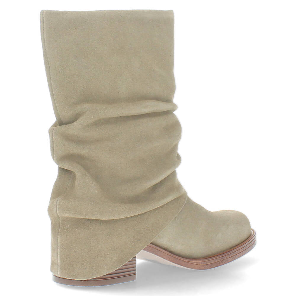 Camel/Beige boots