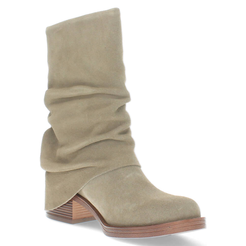 Camel/Beige boots