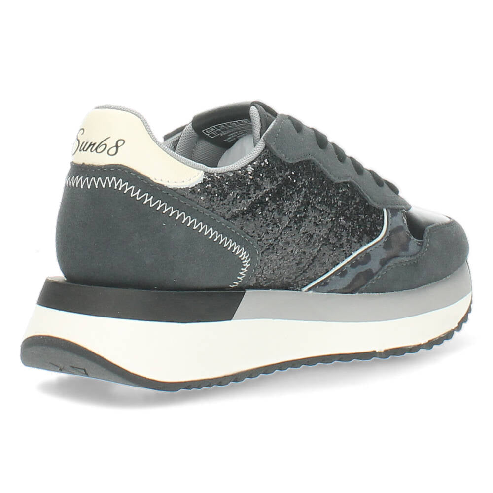 Zwarte sneakers