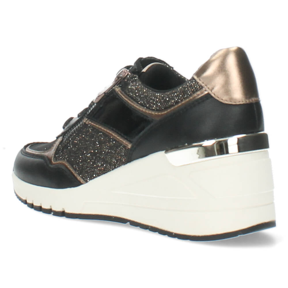 Zwarte sneakers