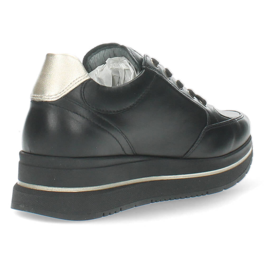 Zwarte sneakers