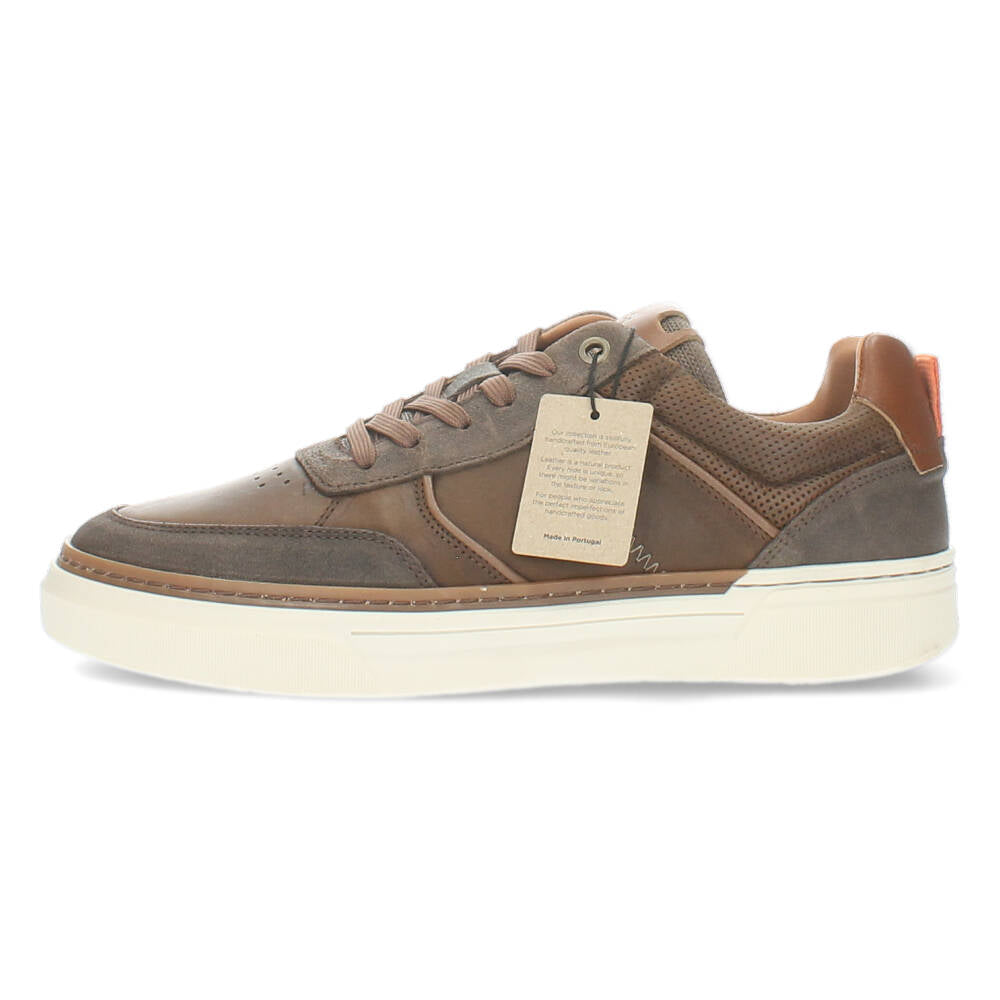 Cognac sneakers