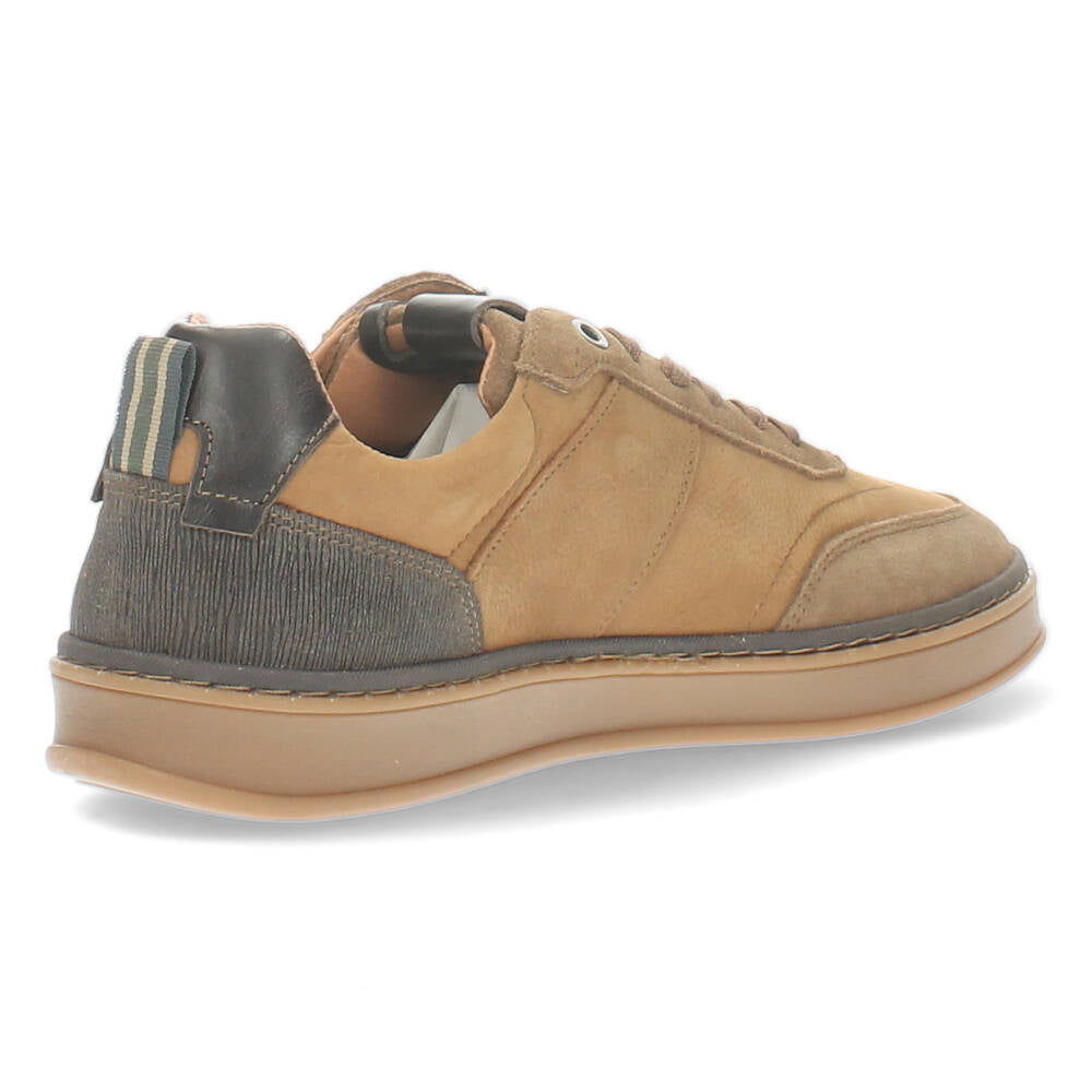 Cognac sneakers