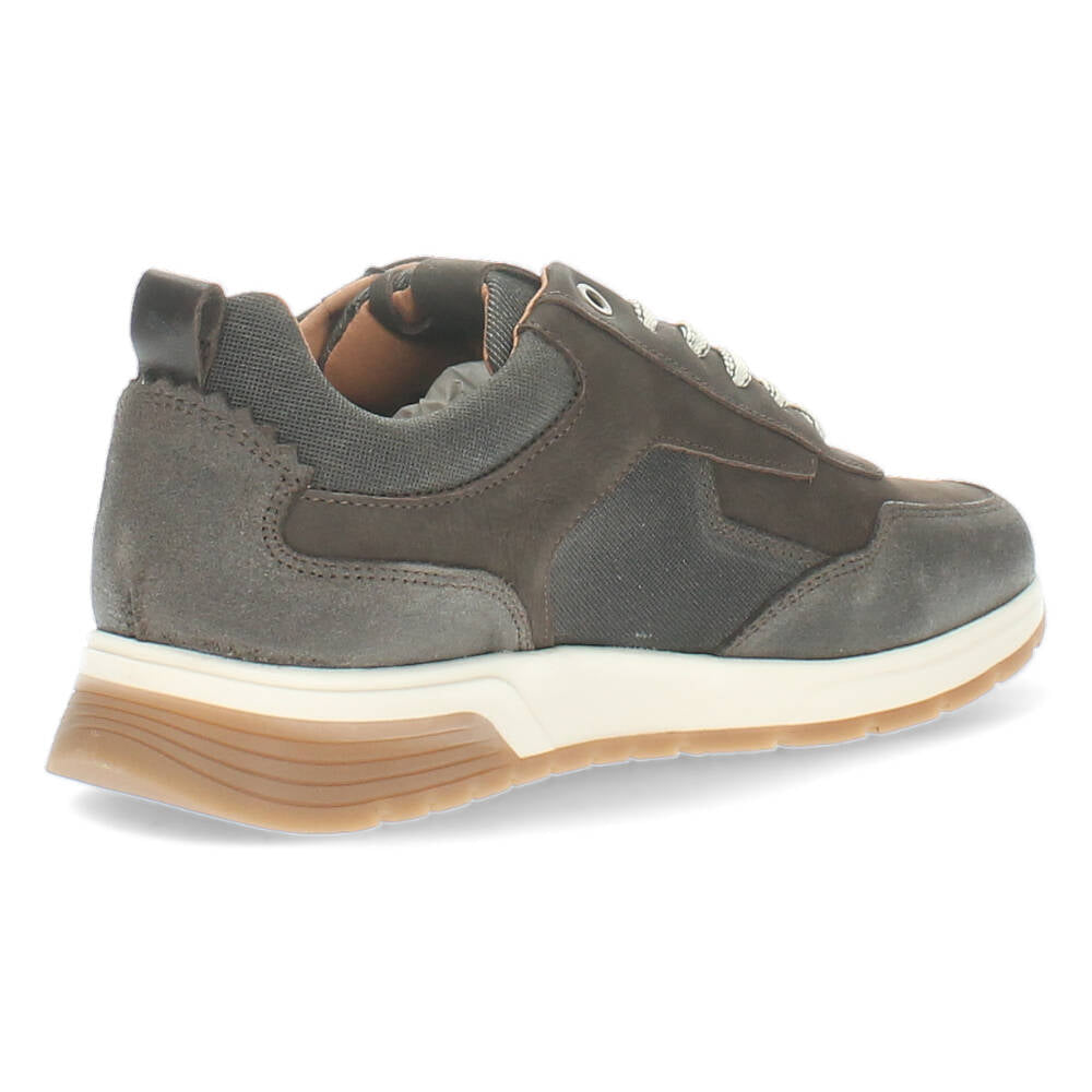 Bruine sneakers