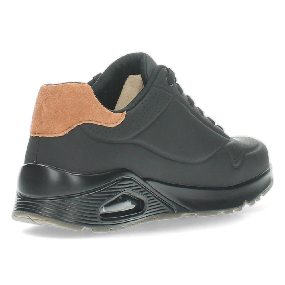 Zwarte sneakers