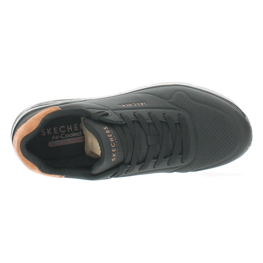Zwarte sneakers