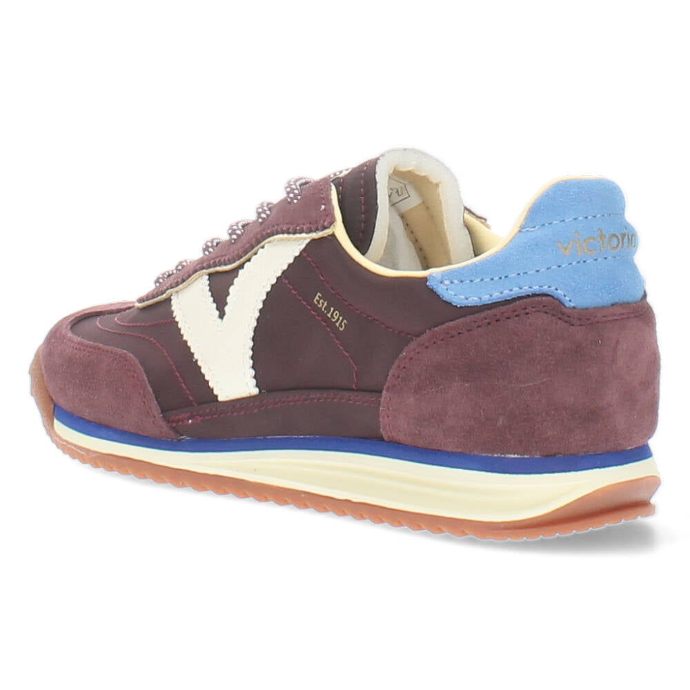 Bordeaux sneakers
