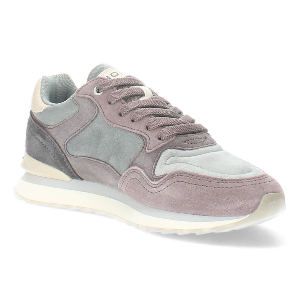 Aubergine sneakers