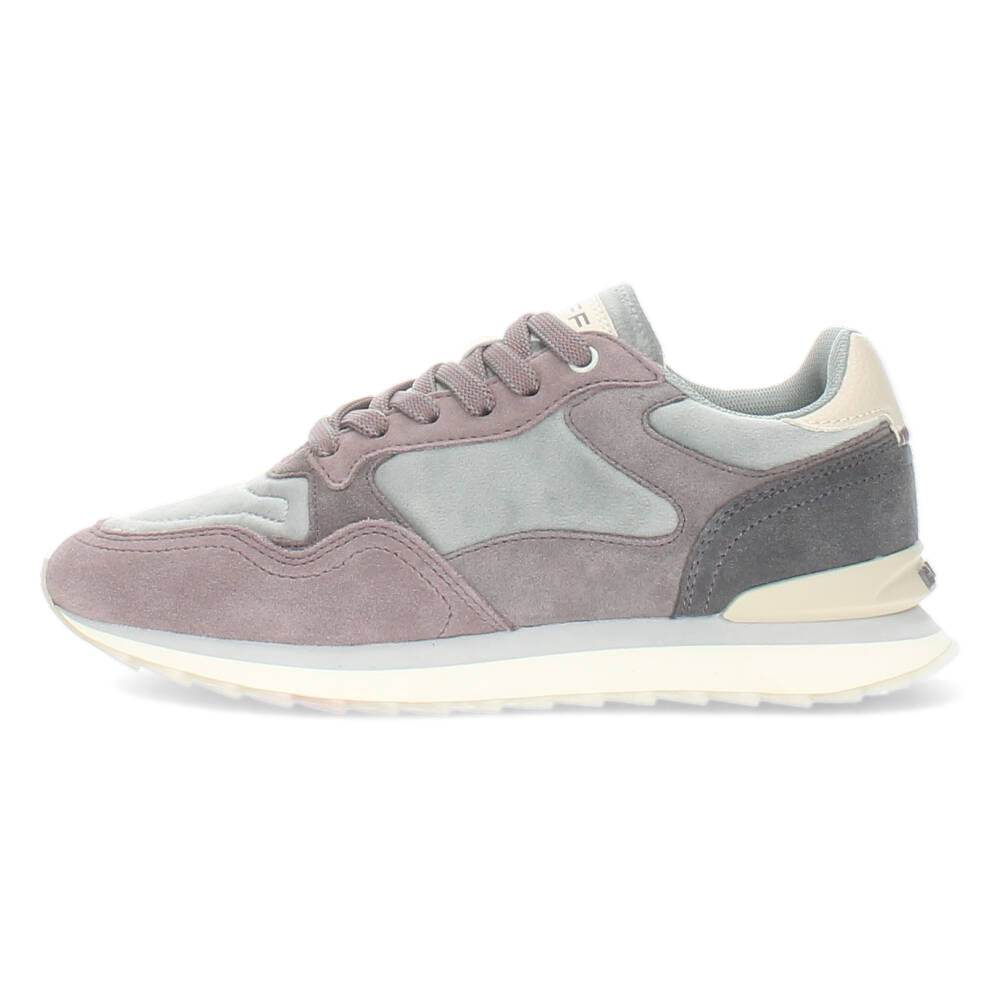 Aubergine sneakers
