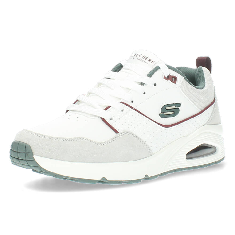 Witte sneakers