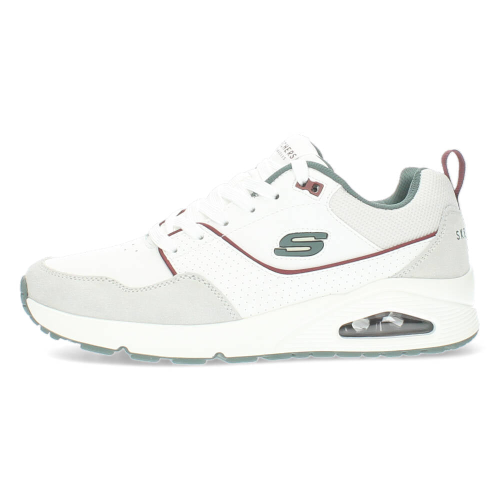 Witte sneakers