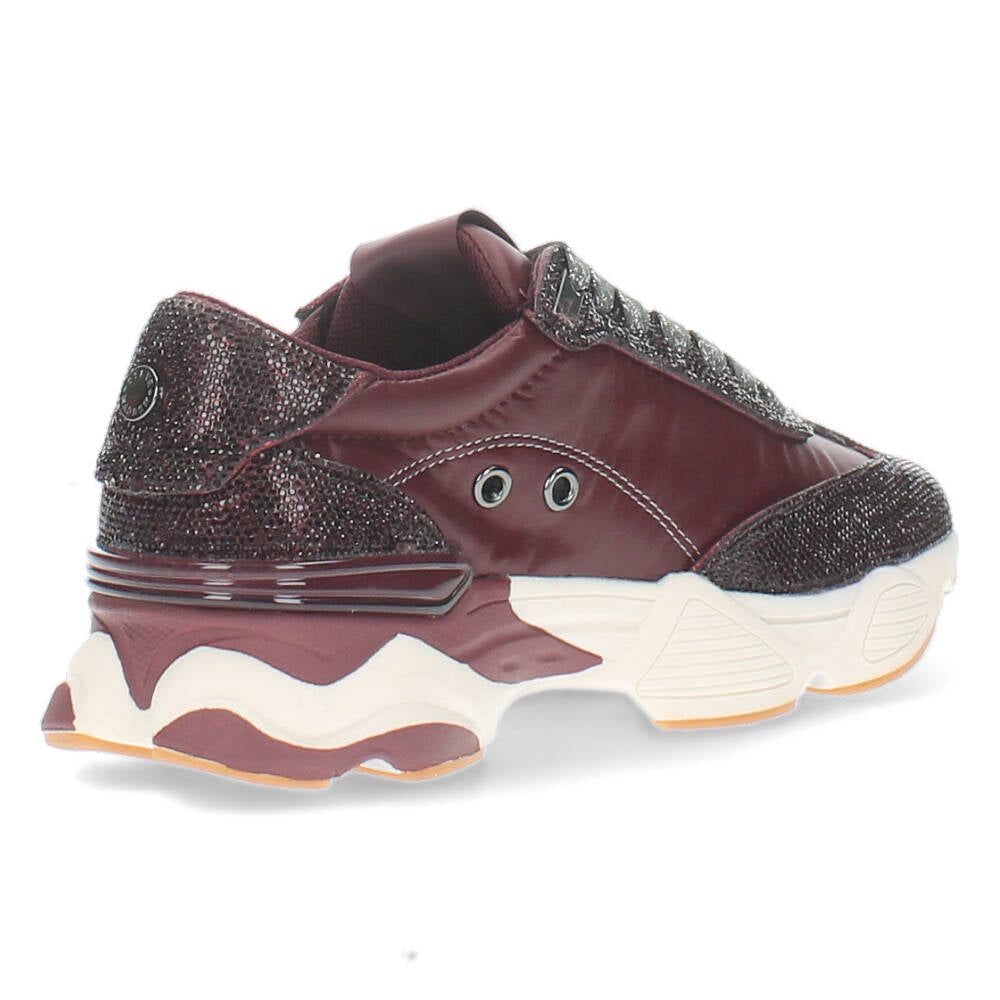 Bordeaux sneakers