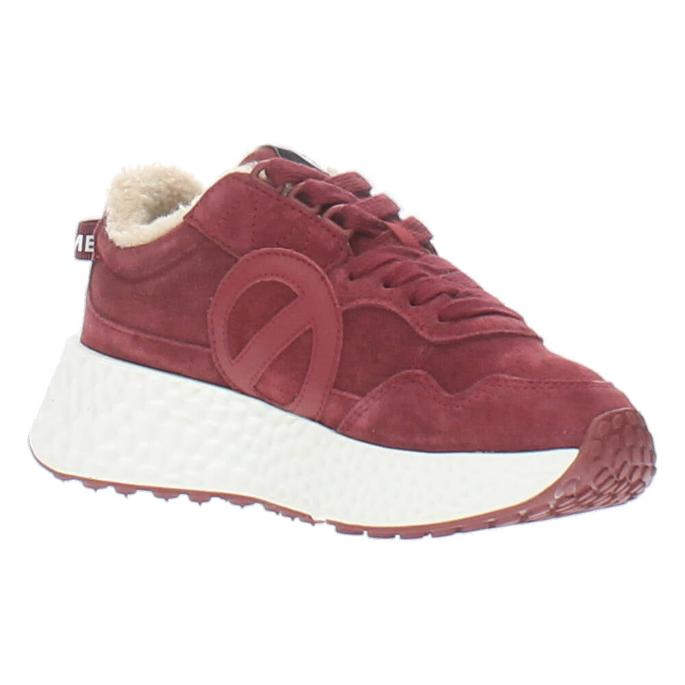 Bordeaux sneakers