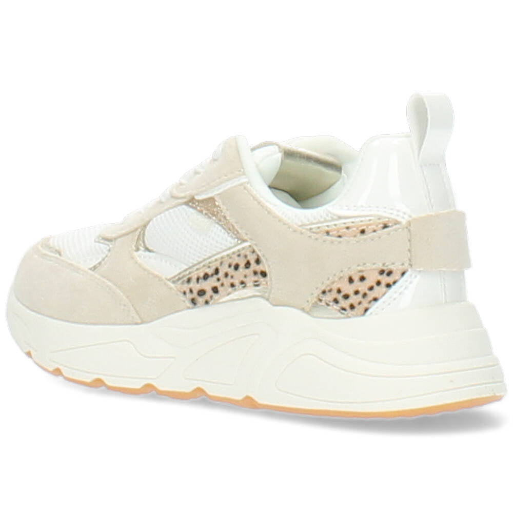 beige sneaker