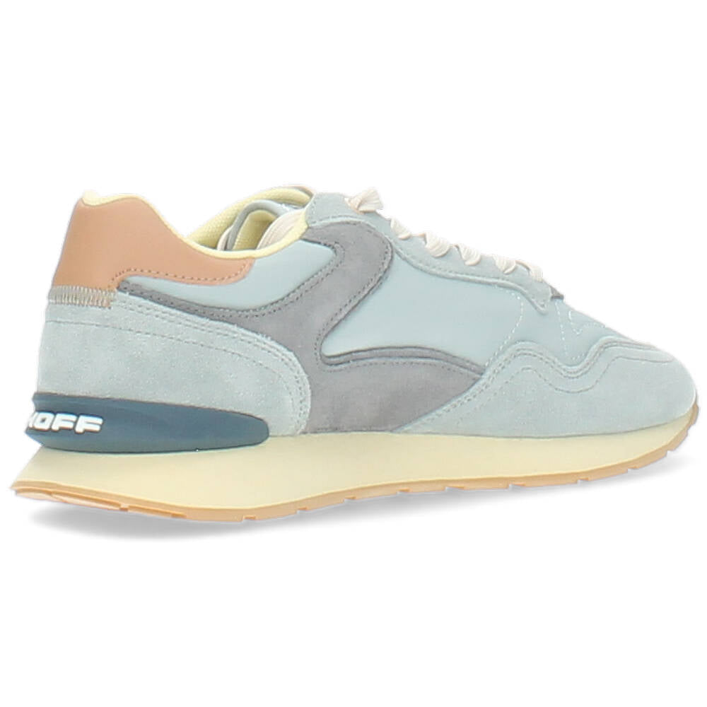 lichtblauwe sneaker