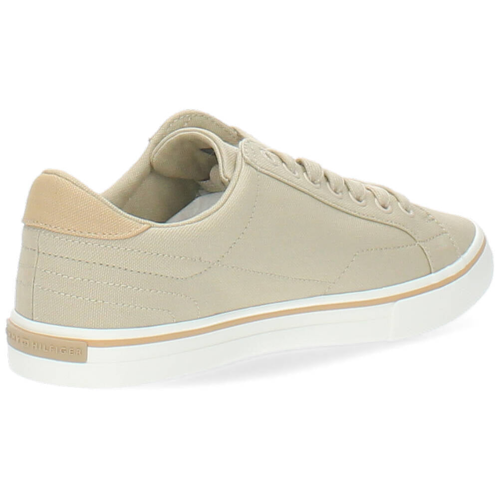beige sneaker