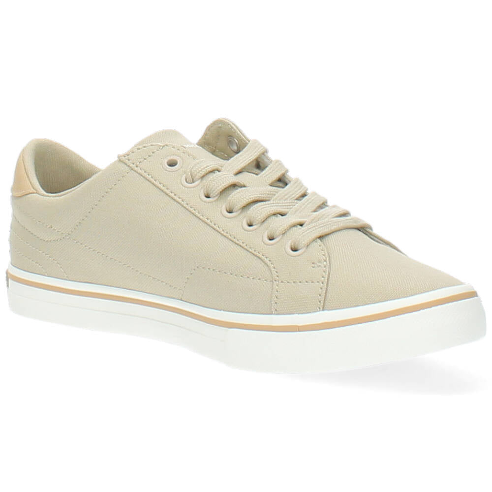 beige sneaker