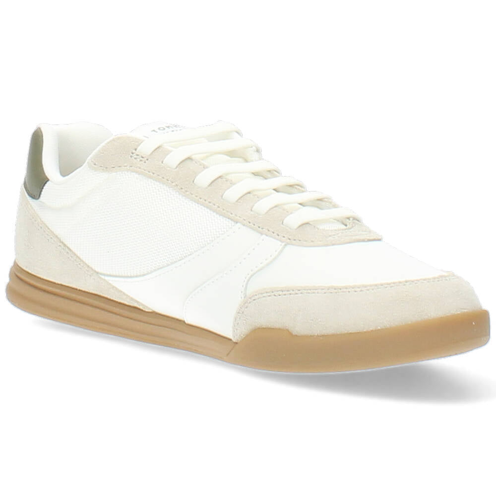 beige sneaker