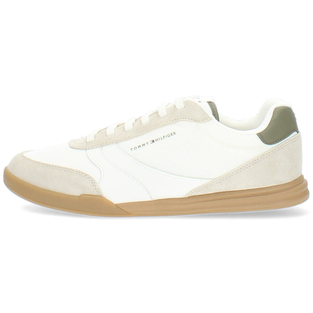 beige sneaker
