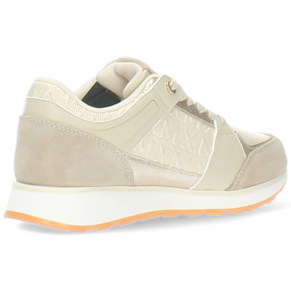 beige sneaker