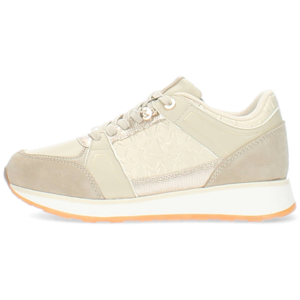 beige sneaker