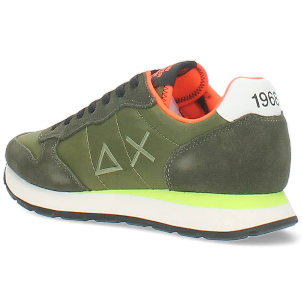 kaki sneaker