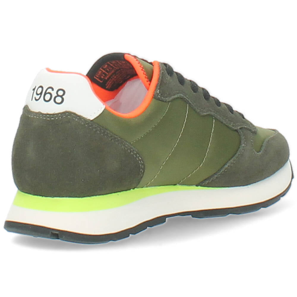 kaki sneaker