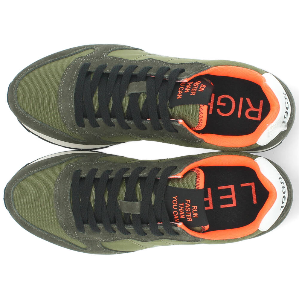 kaki sneaker