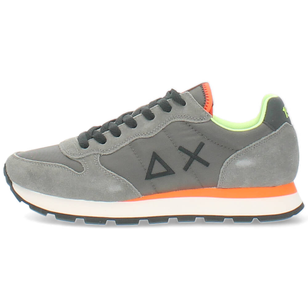 grijze sneaker