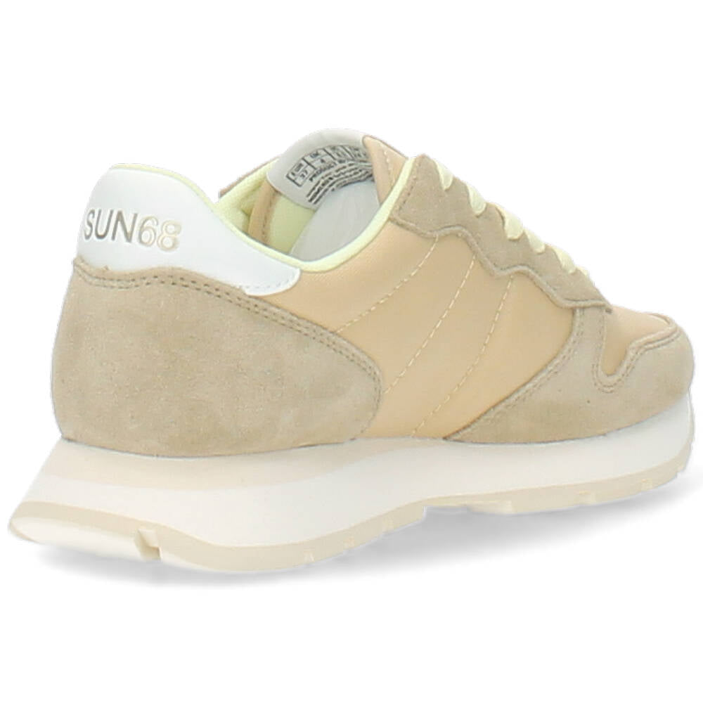beige sneaker